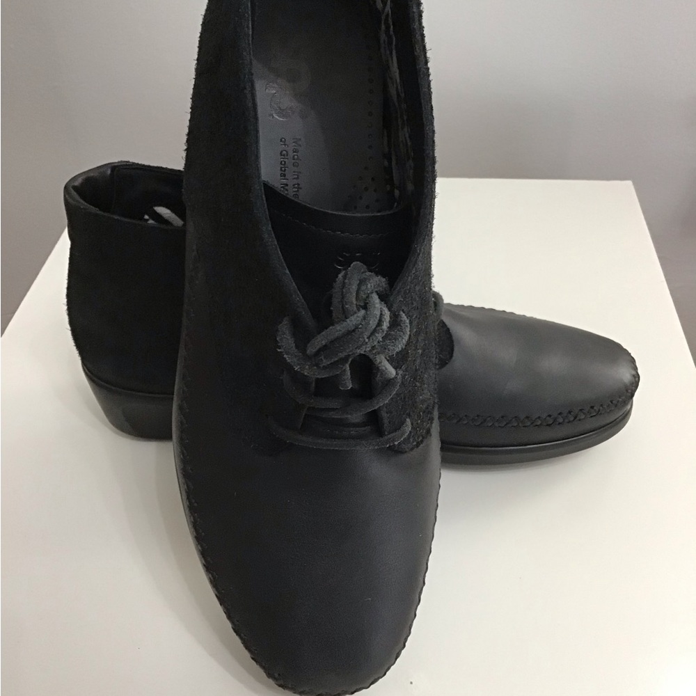 SAS Lace up Ankle Boots